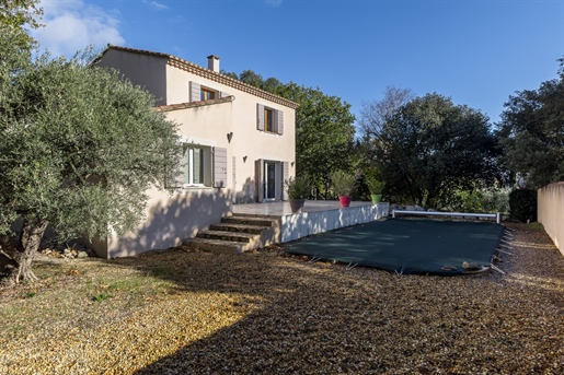 Villa with swimming pool within walking distance of the village