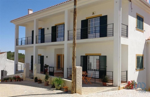 House with 6 Rooms in Castelo Branco with 412,00 m²