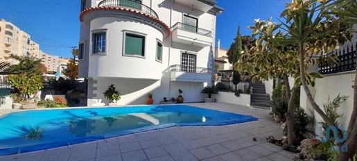 Home / Villa with 6 Rooms in Castelo Branco with 281,00 m²
