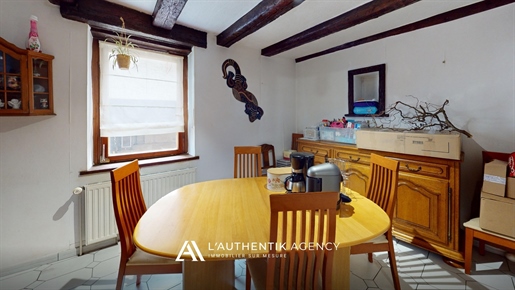 Investment or live in the heart of Obernai!