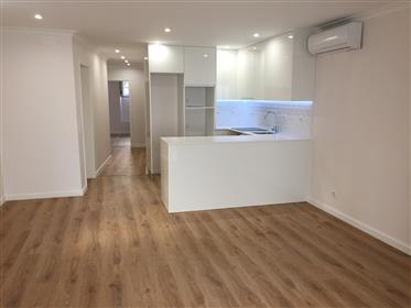 Exceptional T2 in Central Victoria with patio (80 + 64) m2