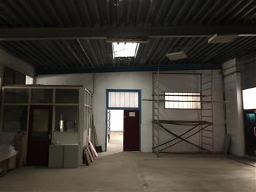 Lager- und Produktionsfläche Raum für Verkauf
