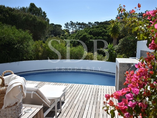 Rare Find !, 3 Bedroom Villa with Pool walking distance to Quinta Do Lago beach.