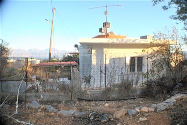 Maison individuelle. Vue sur la mer. Près de Agios Nikolaos - Crete orientale