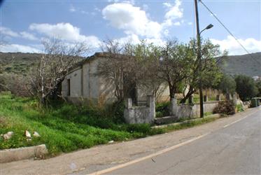 Maison individuelle. Grand terrain - Crète orientale