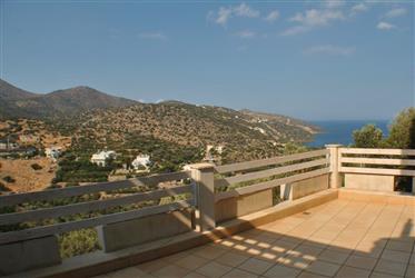  Просторен апартамент с прекрасна гледка - Източен Крит