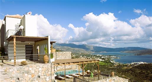  Villa moderne à Elounda. Vues panoramiques. Licence de location de vacances - Crète orientale