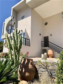  Aantrekkelijke moderne vrijstaande villa - Oost-Kreta