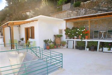  Реновиран дом с изключителни гледки - Източен Крит