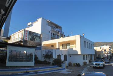  Appartement de 3 chambres. Emplacement central d’Elounda - Crète orientale