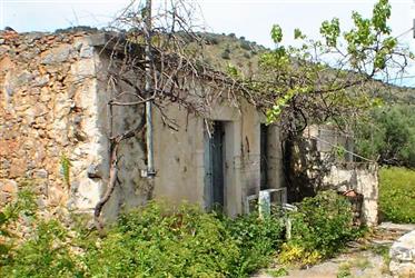  Stenen huis voor renovatie. Tuin. Korte rit naar Elounda Resort - Oost Kreta