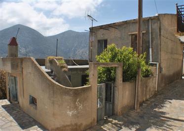  Detached House with Garden for Renovation - East Crete