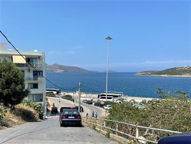  Lägenhet några steg från havet. Privat uteplats - Östra Kreta