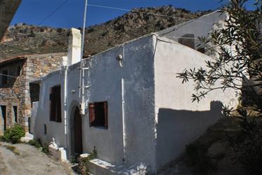  Prostrana kamena kuća s vrtom - Istočna Kreta