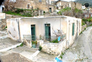  Casa de esquina. A poca distancia en coche del mar - Creta Oriental