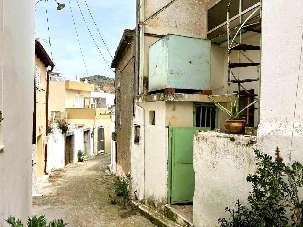  Casa di paese di 4 locali da ristrutturare - Creta orientale