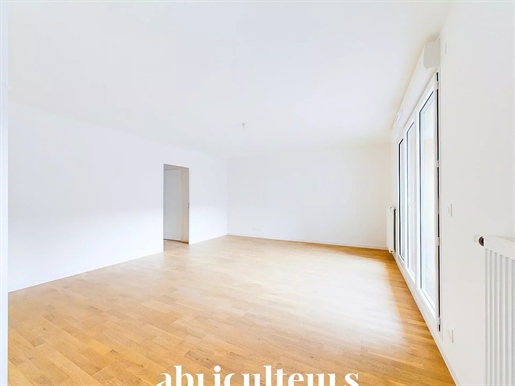 Clamart / Center Ville - Apartment- 3 Rooms - 2 Bedrooms - Balcony Terrace - 70 Sqm - €498,000 - Fre