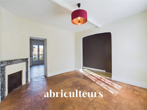 Pithiviers - Maison De Ville - 5 Pieces - Jardinet Atelier - 144.000 €
