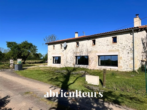 Exireuil - House Fully Renovated - 5 Bedrooms - Swimming Pool - 7500 m2 Land - 390.000 euros