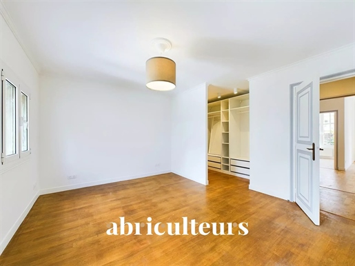 Paris 16ème - - 4 Rooms - 2 Bedrooms - sqm 84 - € 1 180 000