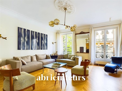 Paris 8 / Faubourg Saint-Honore - Appartment - 6 Rooms - 3 Bedrooms -2 217 sqm