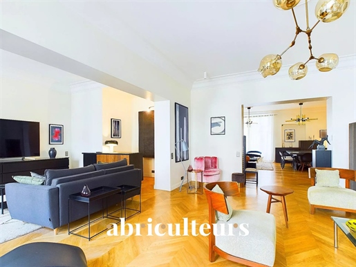 Paris 8 / Faubourg Saint-Honore - Appartment - 6 Rooms - 3 Bedrooms -2 217 sqm - € 3.250.000