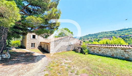 Villa of 184M2 with stunning views on 7380M2 of land with swimming pool