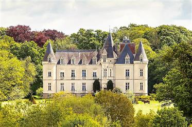 Eleganckim zamku, położonym 30 Km z Rennes