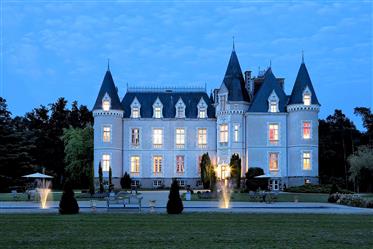Eleganckim zamku, położonym 30 Km z Rennes