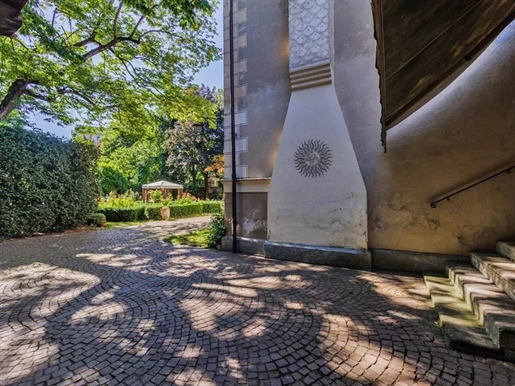 Liberty villa met park in Cuneo