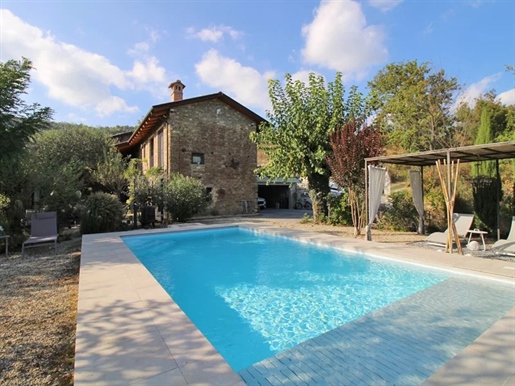 Prestigious Country House with Pool