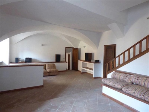 In one of the villages of the Monferrato, a village property with an inner courtyard