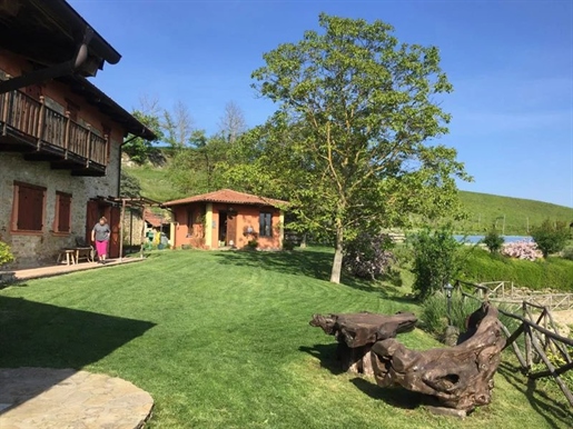 Maison en pierre avec piscine et vue panoramique