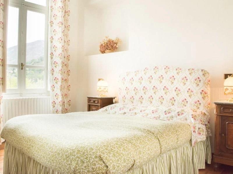 Art Nouveau villa surrounded by a well kept 1000 sq meter garden