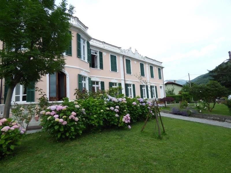 Art Nouveau villa surrounded by a well kept 1000 sq meter garden