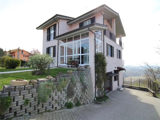 Villa avec jardin et vue panoramique