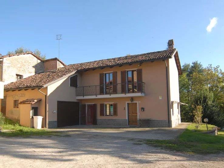 Renoviertes Haus mit Garten zu verkaufen in Monforte d'Alba