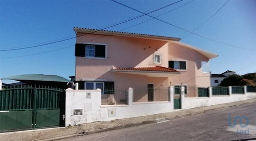 Home / Villa with 5 Rooms in Lisboa with 194,00 m²