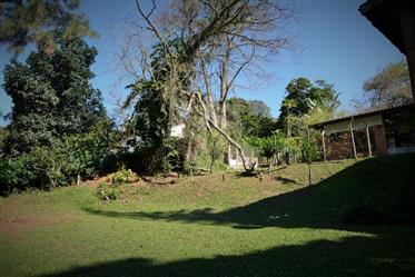 450M2 house with large green area