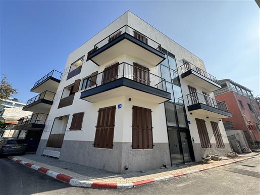 4-Room apartment for sale near Rabin Square, Tel Aviv