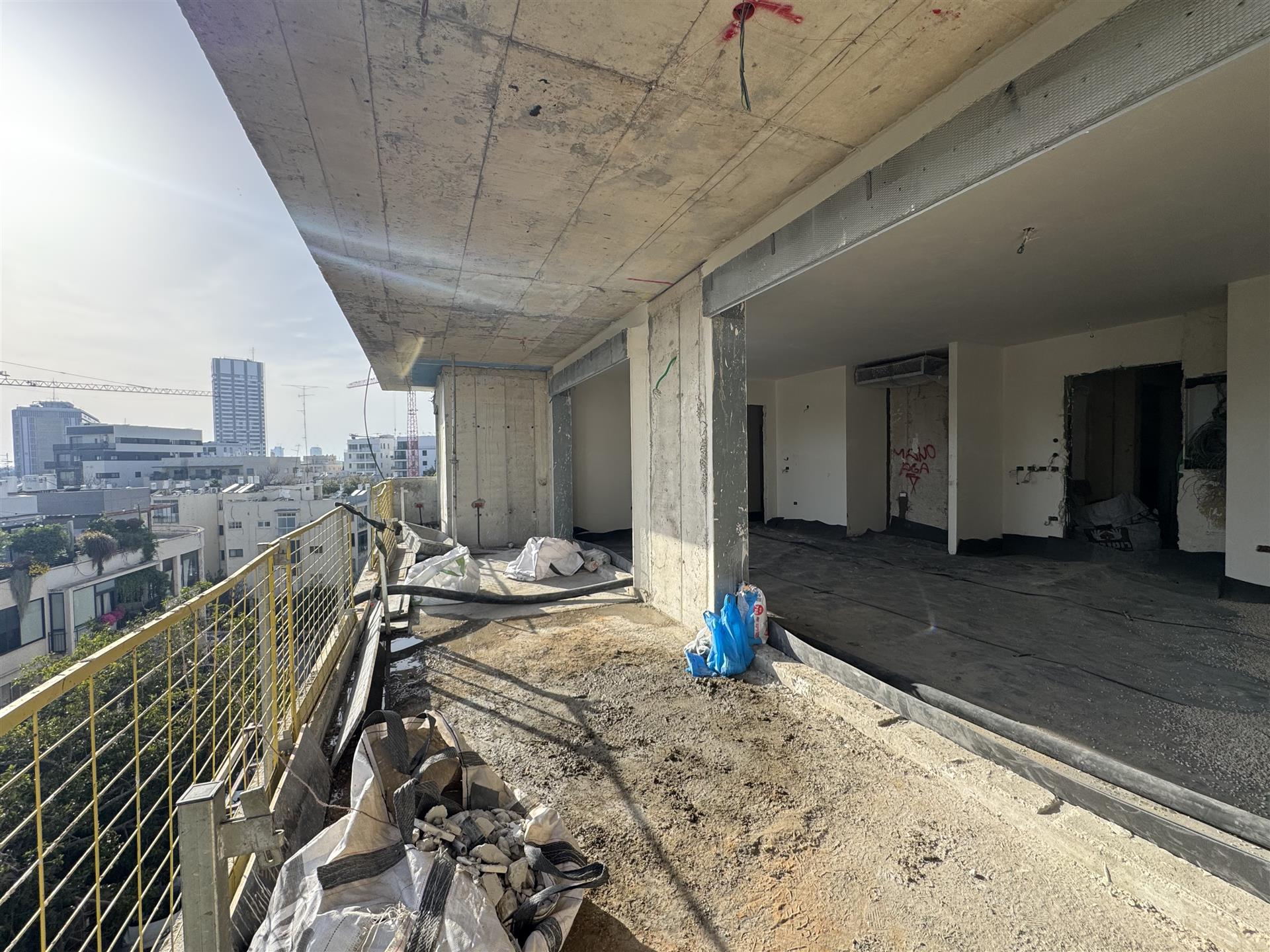 Luxury Penthouse for Sale in Prime Tel Aviv Location – Soutine 15