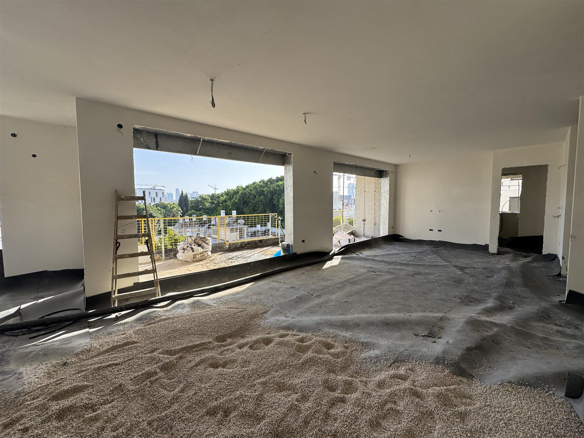 Luxury Penthouse for Sale in Prime Tel Aviv Location – Soutine 15