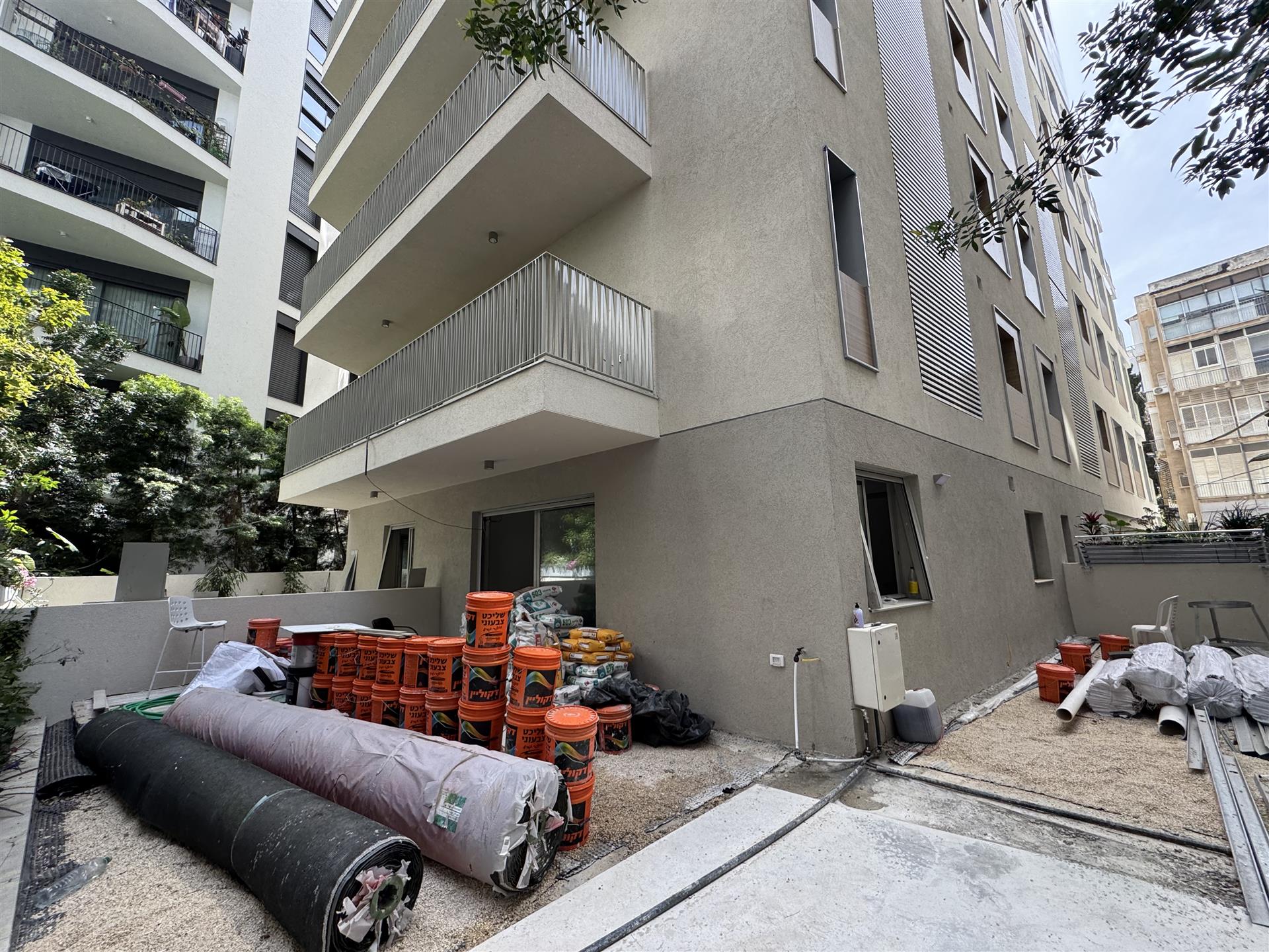  Luxury Garden Apartment with Infinity Pool – Prime Tel Aviv Investment!