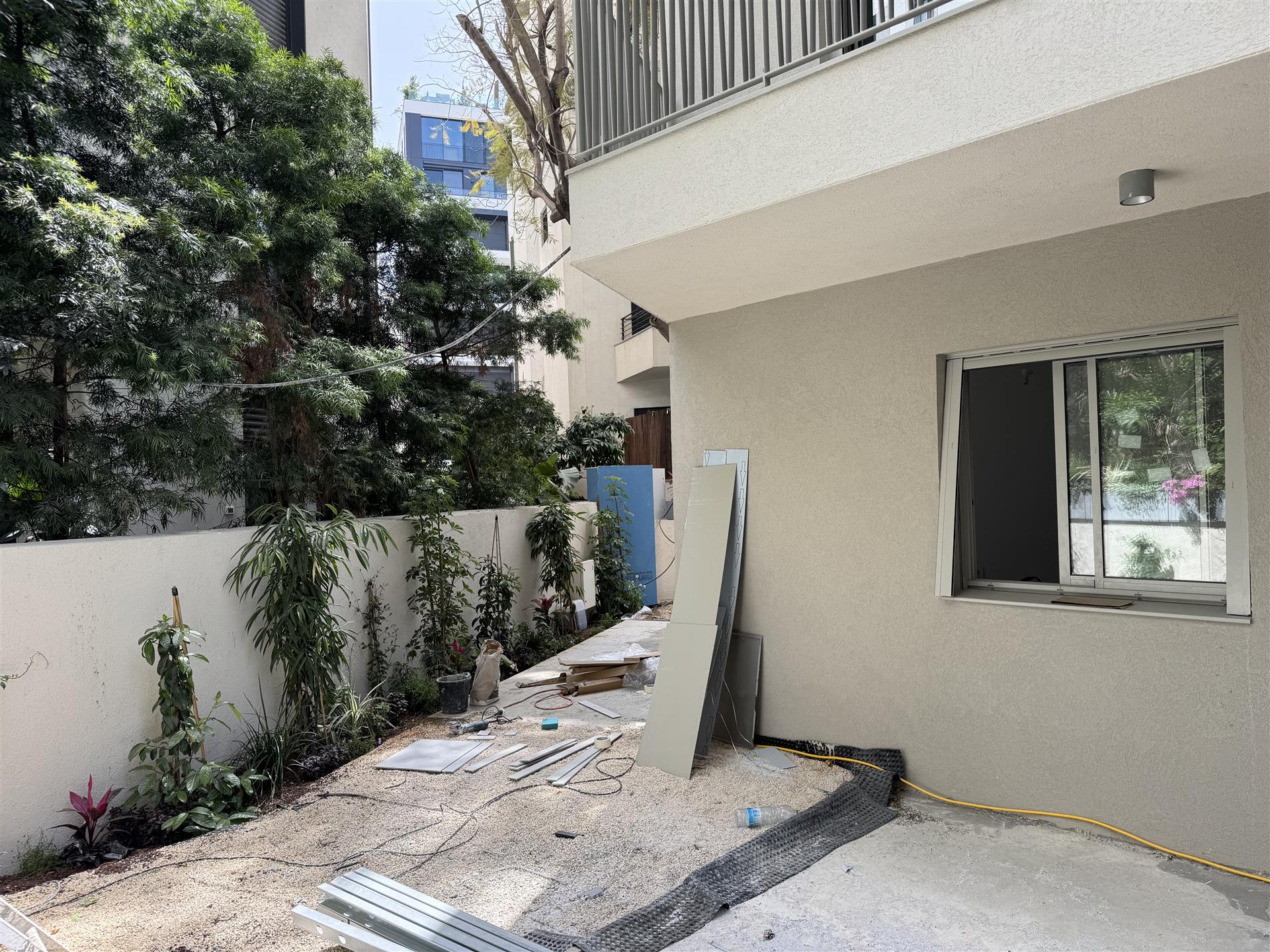  Luxury Garden Apartment with Infinity Pool – Prime Tel Aviv Investment!