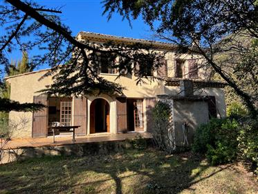 Village house for sale in the village of Séguret with a garden, a swimming pool , a guest house, and