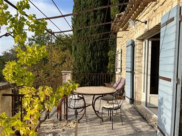 Village house for sale in Ménerbes with a garden, a swimming pool and a nice view