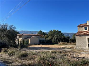Plot of building land for sale in Ménerbes with a building permit