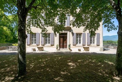 Old restored Bastide for sale in Saignon full of charm and Character with 6.9 hectares land