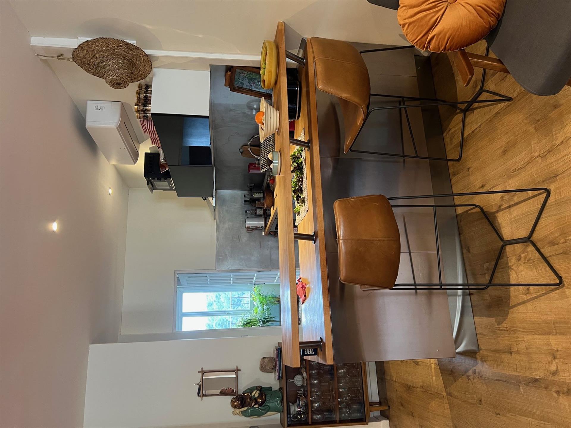 Duplex apartment for sale in Ménerbes in an old restored house in the village center