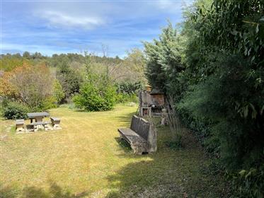 Maison à vendre à Oppède avec un beau jardin et une vue sur le Luberon